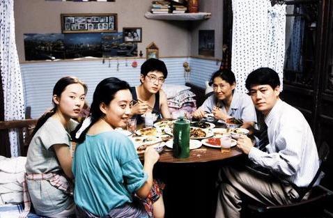 这几部剧里亲如一家的邻里关系，让人怀念又向