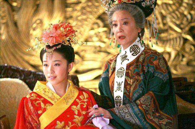 清朝的格格和公主哪个级别高，这两个称号有什么区别呢？