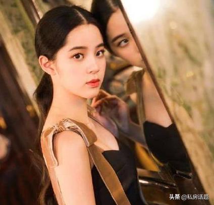 何炅老师发文没资格点评表演，只是因为心疼欧阳娜娜