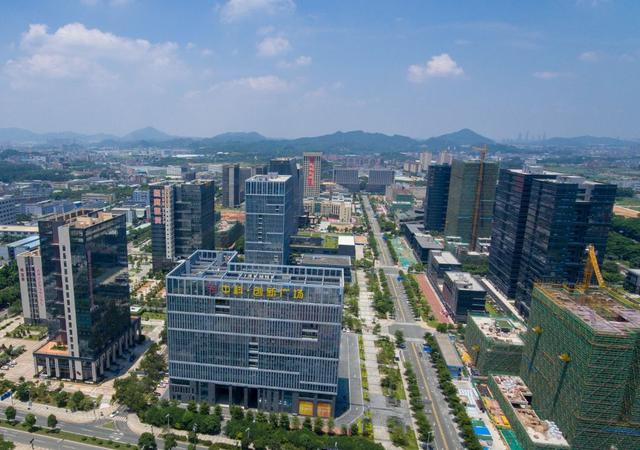 半个松山湖给了华为人，为什么还栓不住这群深圳人的心？
