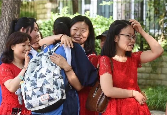 女孩|一字马女孩高考成绩457分 高兴的说：有书读就放心了