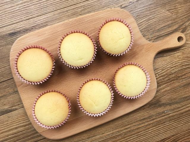 海绵蛋糕在家做，不用分蛋新手也能零失败，平整不开裂，松软香甜