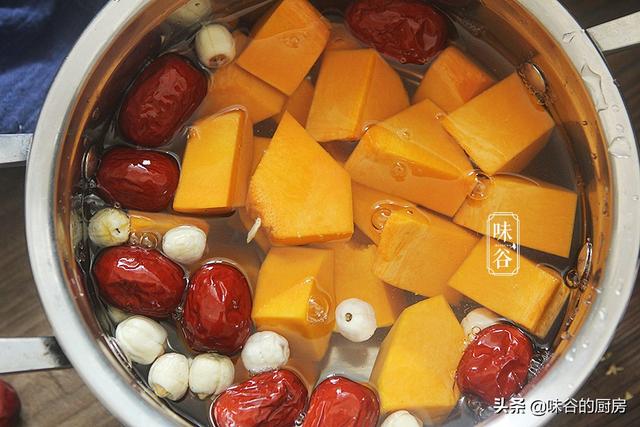 天越热这糖水越要多喝，清甜又滋润，做法简单省事，轻松度夏