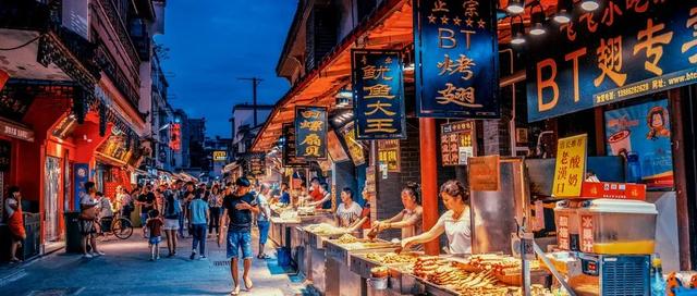 必看！昆明摆摊也有禁区 不文明遛狗或被罚... | 心连心