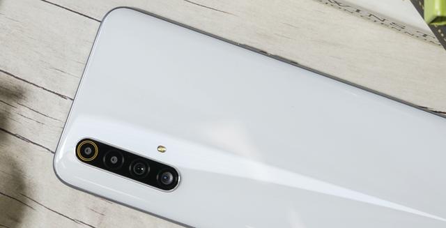 唯我独尊？真千元5G手机+120Hz！低至1450