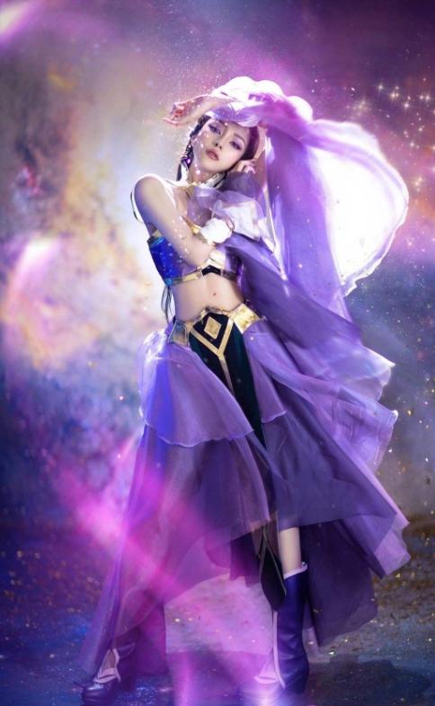 周扬青分手后首晒COS照片，1:1神还原露娜，网友喊话罗志祥：亏了