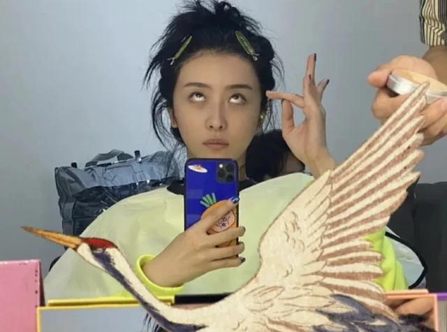 赵小棠贬低国产牙膏，品牌方回应令人拍手叫好，情商差距一目了然