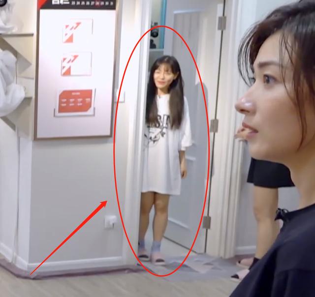 丁当节目接长发，本以为效果一般，看清效果后，粉丝都快认不出了