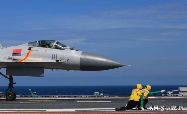 歼-15的AESA领先歼-11一代，与F\u002FA-18E\u002FF比有差