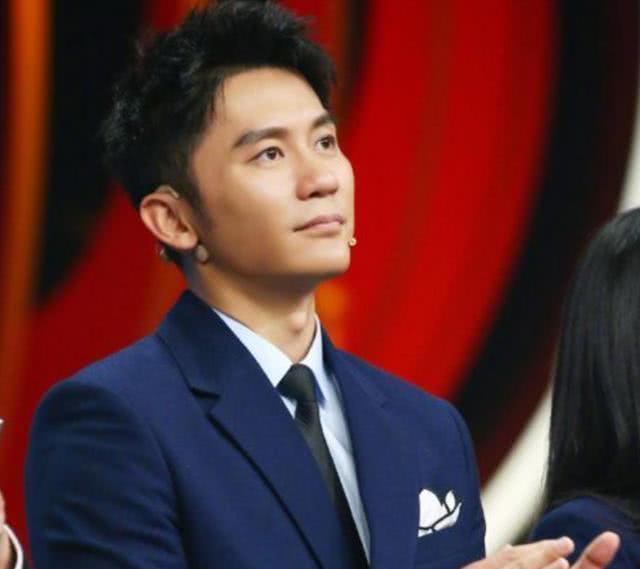 深夜约会美女，面对“老实人”人设的李晨，人设要再次“翻车”