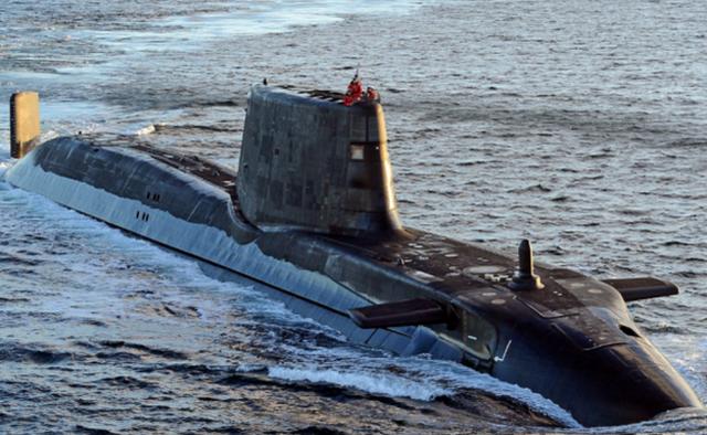 俄罗斯潜艇被超越，美新式核潜艇服役，堪称世