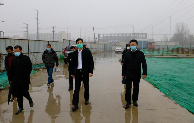 陈西武到建筑工地视察疫情防控工作