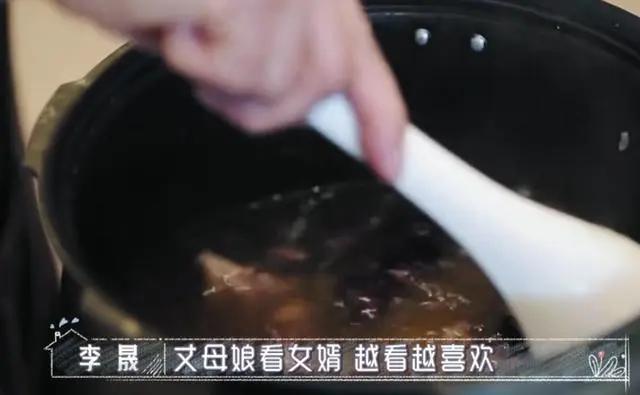 当《婆婆和妈妈》放一起，看林志颖撕下“伪装