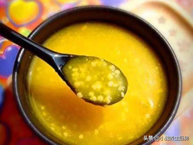 熬小米粥时，“最忌”直接下锅，教你正确方法，小米粥又浓又香