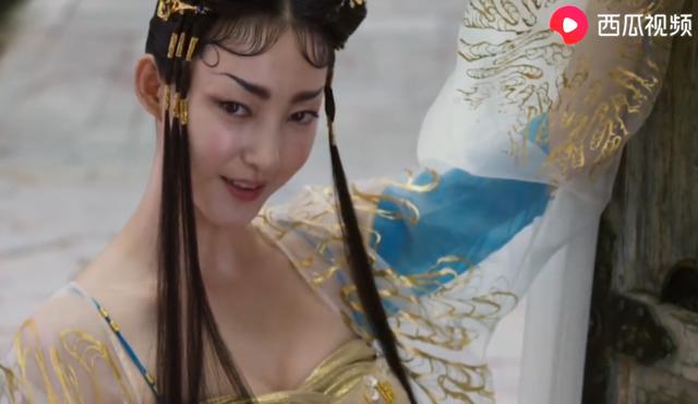 她被称为“素颜女神”，8年青春给了乔振宇，王