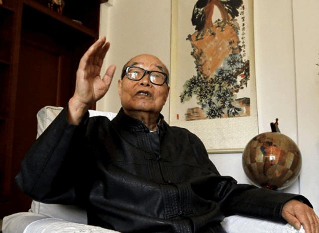 他12岁偷偷参军，30多年后成开国少将，衣锦还乡