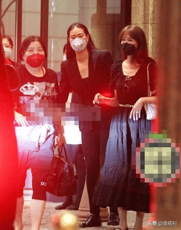 辟谣？林志玲被猜测怀孕后现身，穿收腰连衣裙