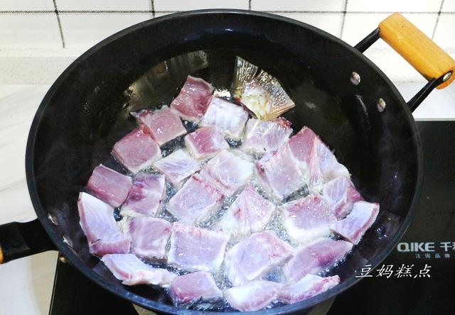 孩子考试，多吃鱼，学会这2招，鱼肉入味鱼皮不破，真好用