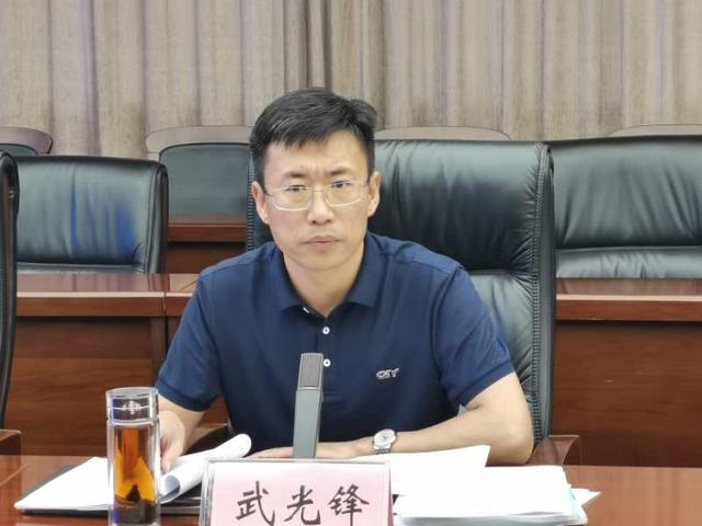 奋力推动乡村振兴走在前列丨河东区召开加快推进乡村振兴“三步走”部署座谈会