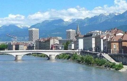 光明科学城昨日官宣落子，1万亿产业群的光明要来了！