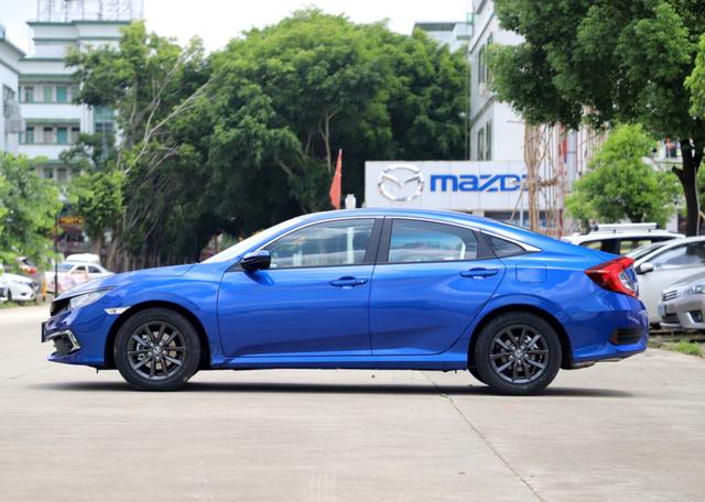 本田思域为何一直受年轻人的喜欢，随我来看一看