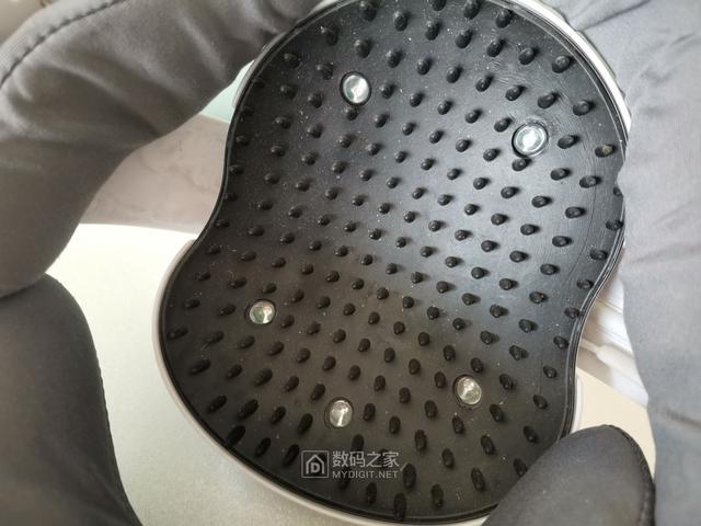 售价昂贵！详细拆解头部按摩器，带你一探内部功能与构造！
