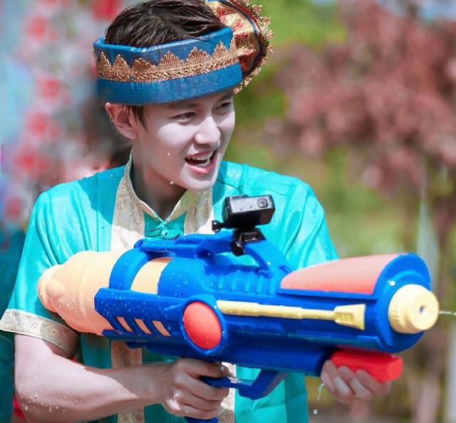 都是“意外”被拍的明星，有人官宣在一起，他