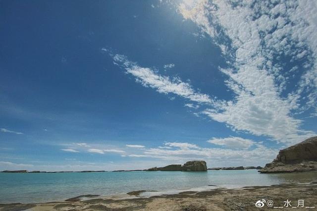 杨丽萍徒弟和爱人蜜月旅行，甜蜜互拍撒糖，水月甜蜜表白：你最棒