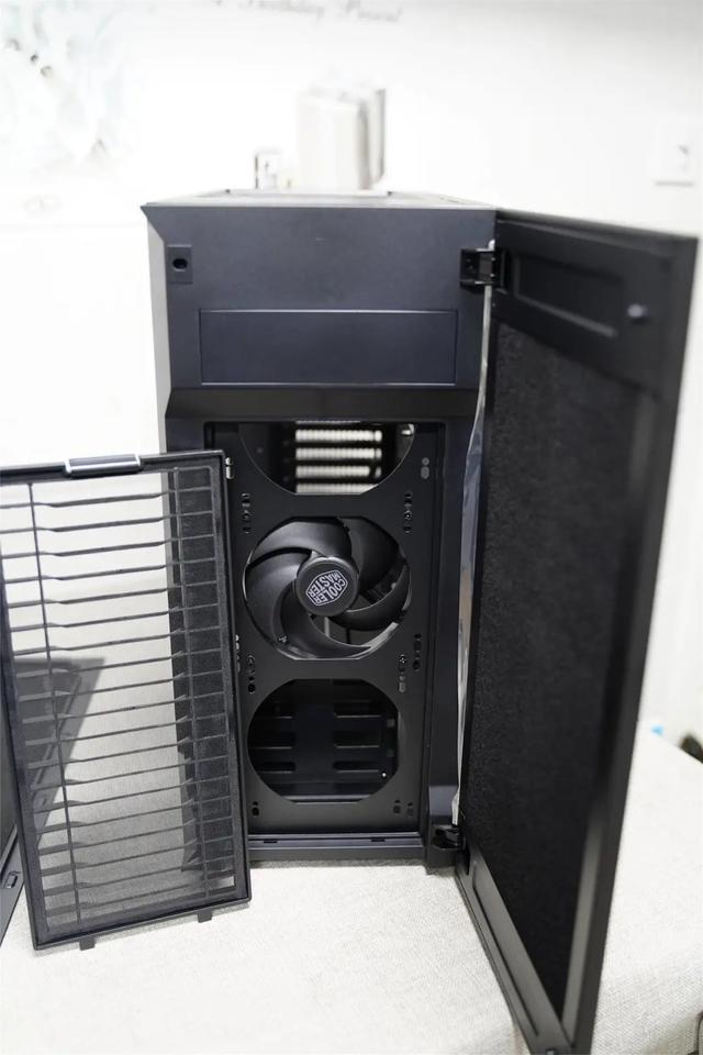 低调奢华有档次，酷冷至尊S600静音机箱配MF120风扇装机