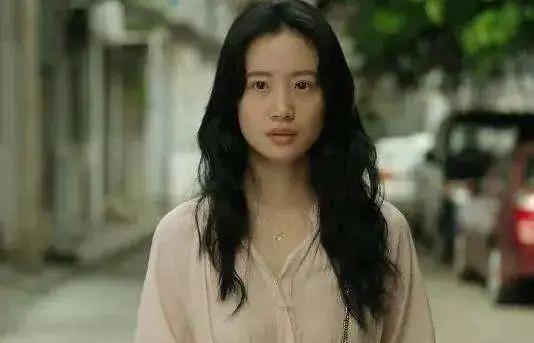 《隐秘的角落》两位宝藏女演员，周春红虽然厉害，王瑶却更不简单