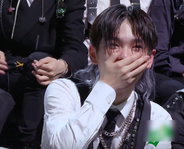 《炙热》张大大现场“打脸”，谁留心杨超越的回答？周震南捂嘴笑