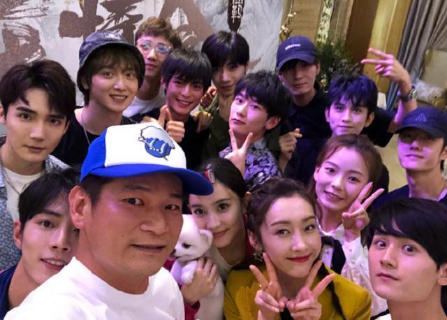 肖战朋友圈疑曝光，发文谈近况：没人可以感同