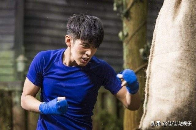 柯震东复出和林依晨拍新片，首映礼大哭卖惨，吸毒艺人被原谅？