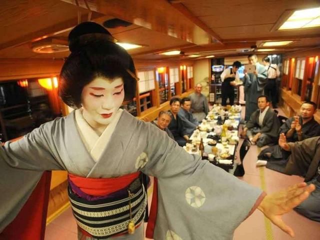 日本艺伎：“参觐交代”攀比的产物，复杂的阶