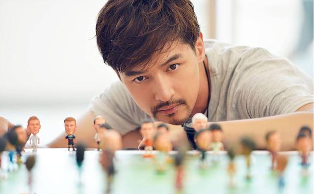 胡歌的一场车祸，女助理救了他，金庸也救了他，而他则救了司机