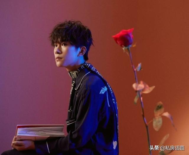 易烊千玺，一个被娱乐圈宠爱的人，你喜欢吗？