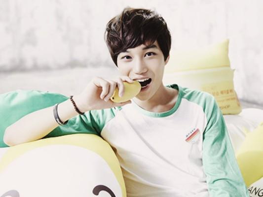 出道八年迎来SOLO 唱跳俱佳表现力一绝 KAI的个人