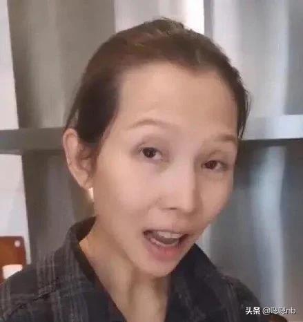 她曾力壓蔡少芬?jiàn)Z港姐冠軍，如今53歲卻比47歲的蔡少芬還年輕