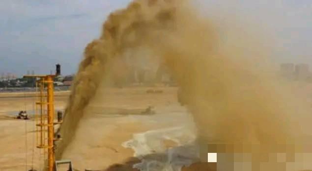 中国南海填海工程3000亿，被意外叫停，却被某位