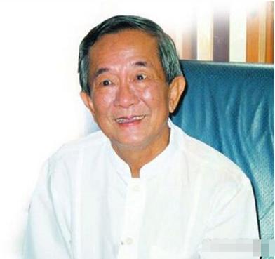 周钦南：自称白龙王“转世”，据说半个娱乐圈都是他徒弟