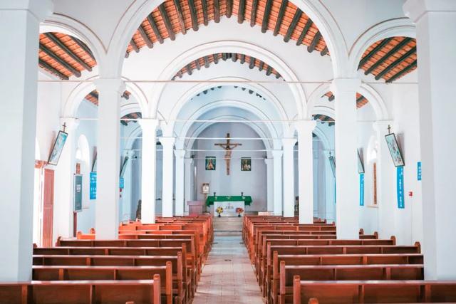 这个夏天值得去的滨海小城，海景秒杀海南厦门