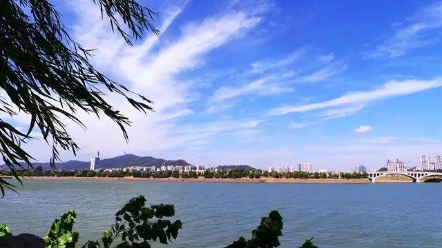 長(zhǎng)沙第一大美女原來(lái)長(zhǎng)這樣！數(shù)十萬(wàn)人跨省而來(lái)，只為看她一眼？