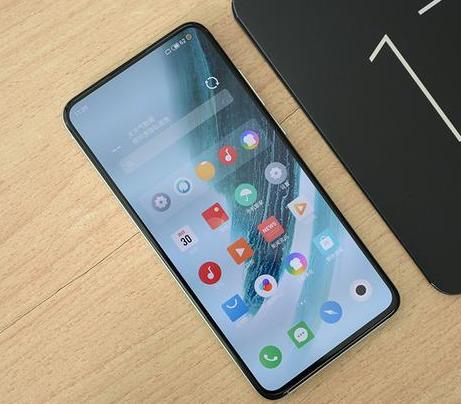 刚发布就被吊打，是谁给了魅族17Pro卖一万块的勇