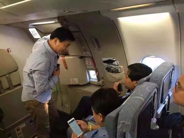 小米跻身全球第4，雷军靠在5点疫情中一天，戴口