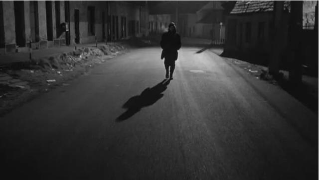 1999年，张艺谋把爱情拍成了山间的一条路