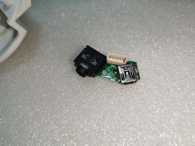 售价昂贵！详细拆解头部按摩器，带你一探内部功能与构造！