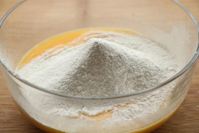 糯米粉也能做糕點，口感香軟，解饞又管飽，比普通蛋糕好吃太多