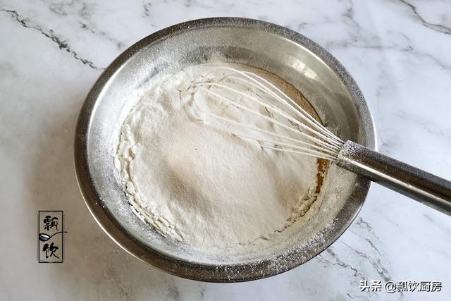 用普通面粉做蛋糕，掌握这几点，照样松软，不塌不成饼，一做成功