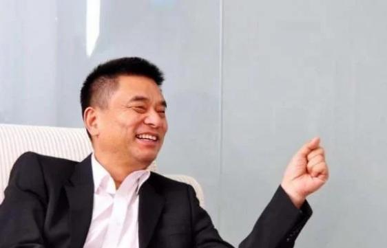 首富丈夫给她2000万零花钱，她却开了6家公司，赚