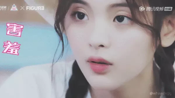 杨超越和鞠婧祎，一个初恋脸，一个高冷脸，你喜欢哪一个